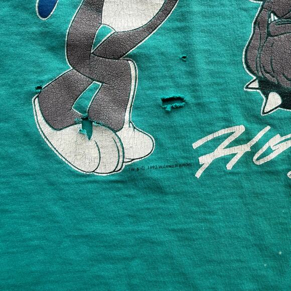 Vintage 90’s Georgetown Bugs Bunny Looney Tunes Tee Distressed - Picture 3 of 10